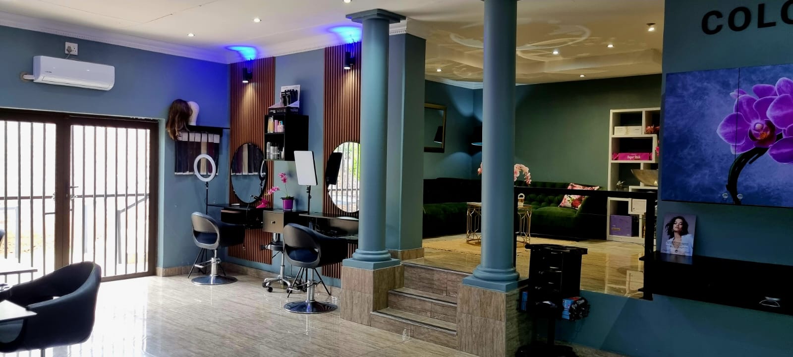 Revèla Salon Floor